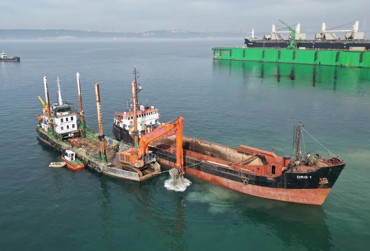 ÖZATA TERSANESİ DENİZ DİBİ TARAMA PROJESİ.webp